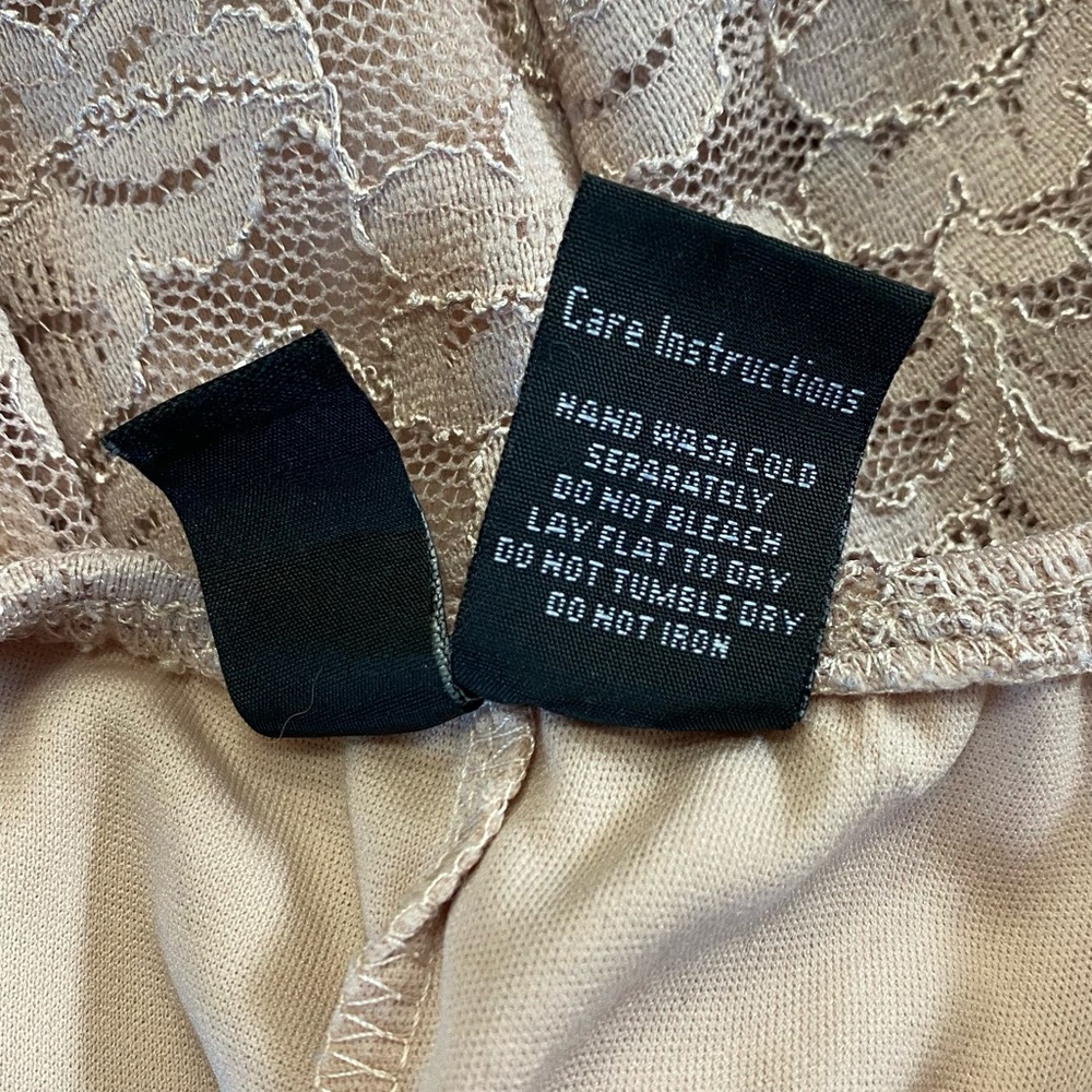 Windsor Lacey Open Back Mini Dress (M) - Picture 4 of 10